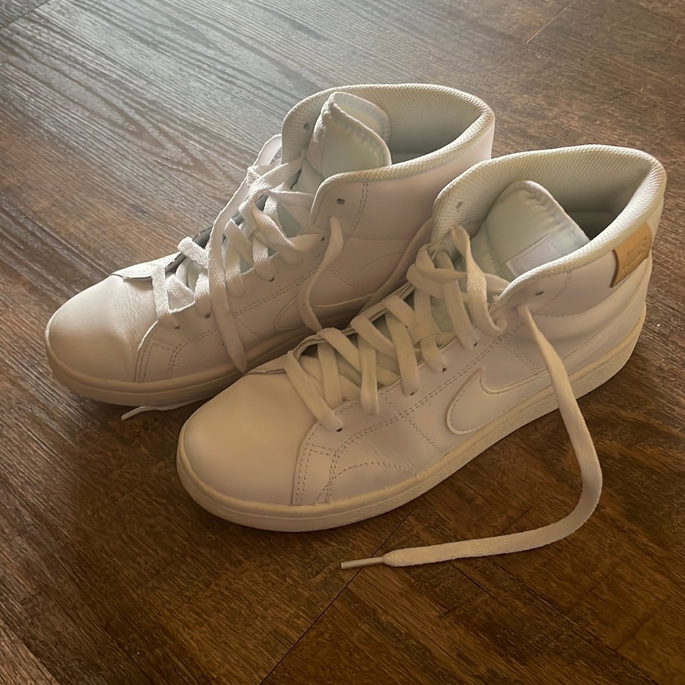 Nike Court Royale Mid! Size 8.5